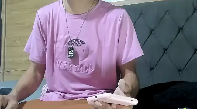 Snapshot of guyeifmaxiro chatting on 17, 2, 2025 guyeifmaxiro online show from 17, 2, 2025