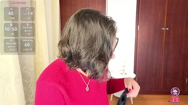 sophia dumont online show from 15, 3, 2025