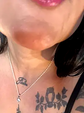 Madissonlove 1 online show from 27, 9, 2025