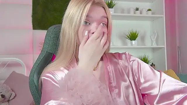 AdeleCartier online show from 9, 3, 2025