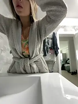 BonyBon29 online show from 5, 11, 2025