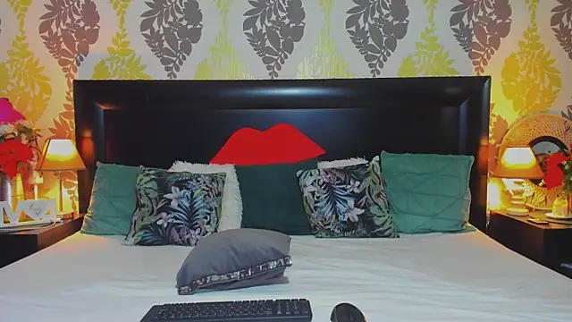 Snapshot of Kaylynn chatting on 5, 2, 2025 Kaylynn online show from 5, 2, 2025