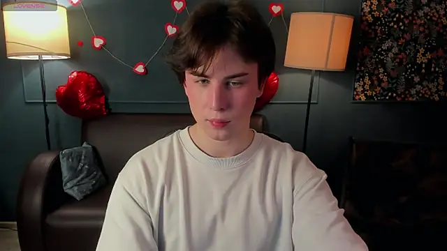 AdrianoAubert online show from 17, 2, 2026