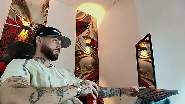 Snapshot of Luke_davis01 chatting on 31, 10, 2025 Luke davis01 online show from 31, 10, 2025