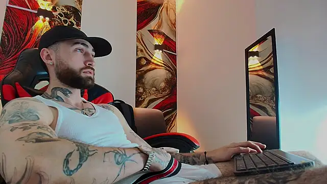 Snapshot of Luke_davis01 chatting on 5, 12, 2025 Luke davis01 online show from 5, 12, 2025