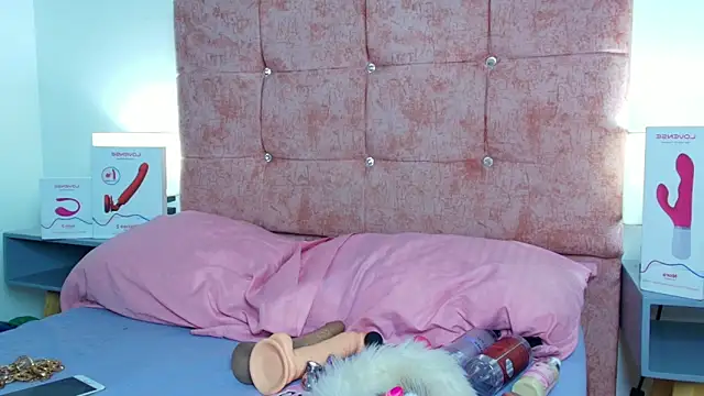 Skye Moore online show from 13, 10, 2025