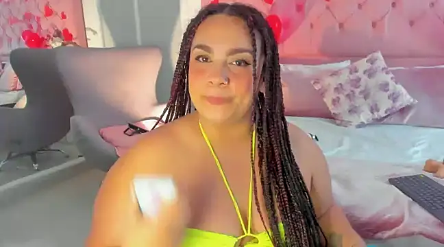 Snapshot of KourtneyEvans chatting on 15, 2, 2025 KourtneyEvans online show from 15, 2, 2025