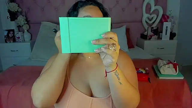 KourtneyEvans online show from 4, 2, 2026