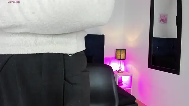 Snapshot of _michonne_ chatting on 4, 3, 2025 michonne online show from 4, 3, 2025