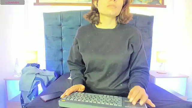 Snapshot of _michonne_ chatting on 5, 3, 2025 michonne online show from 5, 3, 2025