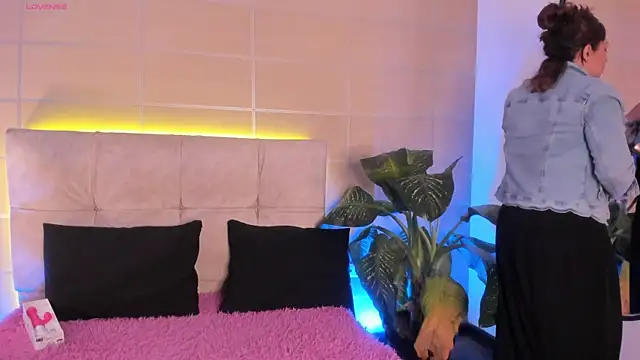 Snapshot of _michonne_ chatting on 10, 11, 2025 michonne online show from 10, 11, 2025