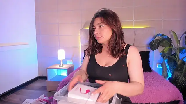 Snapshot of _michonne_ chatting on 15, 11, 2025 michonne online show from 15, 11, 2025