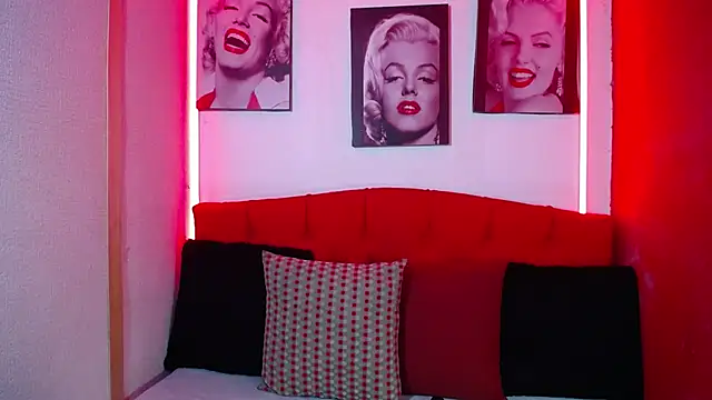 Tiana Ebony18 online show from 2, 7, 2026