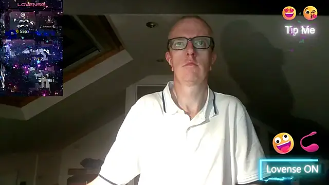 Snapshot of AdmiredThirty chatting on 25, 9, 2025 AdmiredThirty online show from 25, 9, 2025