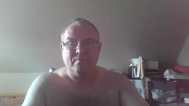 Snapshot of mkestr69 chatting on 10, 9, 2025 mkestr69 online show from 10, 9, 2025