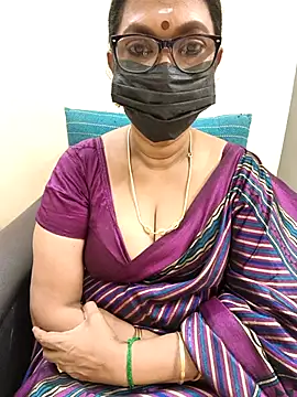 Snapshot of niiveditha chatting on 22, 2, 2025 niiveditha online show from 22, 2, 2025