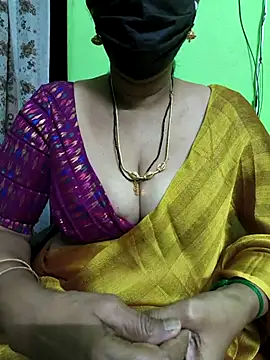 Snapshot of niiveditha chatting on 7, 3, 2025 niiveditha online show from 7, 3, 2025