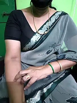 Snapshot of niiveditha chatting on 13, 3, 2025 niiveditha online show from 13, 3, 2025