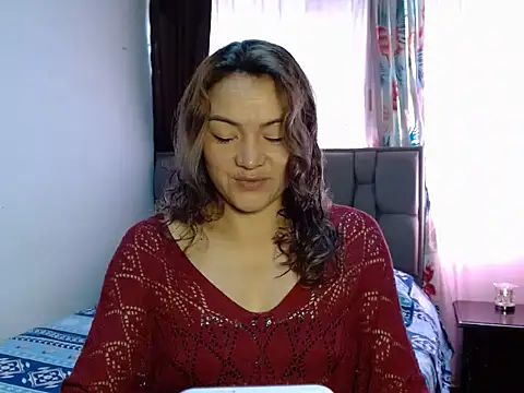 Snapshot of PenelopeMist chatting on 14, 5, 2026 PenelopeMist online show from 14, 5, 2026