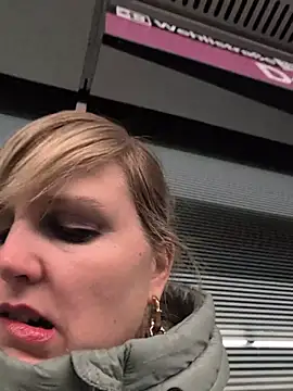 Snapshot of Sexybiene969 chatting on 25, 11, 2025 Sexybiene969 online show from 25, 11, 2025