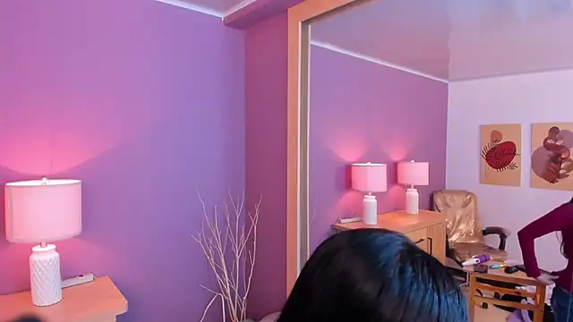 scarlet edwars online show from 4, 3, 2025