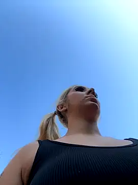 hotamanda01 online show from 23, 11, 2025