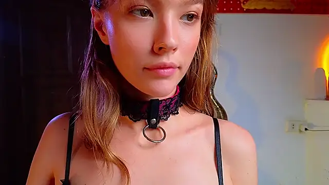 Snapshot of DemiDee chatting on 5, 12, 2024 DemiDee online show from 5, 12, 2024