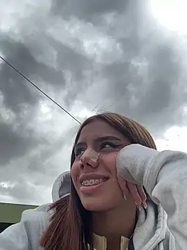 Laura-Khalifa online show from 21, 2, 2025