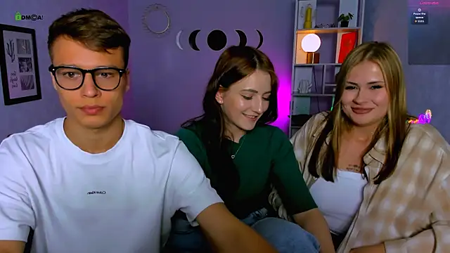 Snapshot of catherine_kitty chatting on 12, 9, 2025 catherine kitty online show from 12, 9, 2025