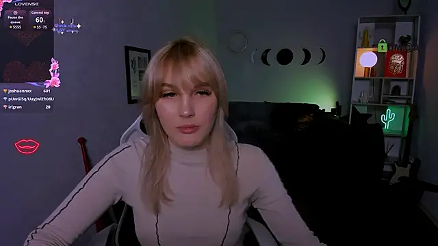 Snapshot of catherine_kitty chatting on 2, 10, 2025 catherine kitty online show from 2, 10, 2025