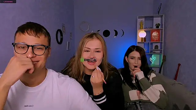 Snapshot of catherine_kitty chatting on 13, 10, 2025 catherine kitty online show from 13, 10, 2025