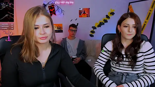 Snapshot of catherine_kitty chatting on 26, 10, 2025 catherine kitty online show from 26, 10, 2025