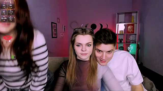 Snapshot of catherine_kitty chatting on 23, 11, 2025 catherine kitty online show from 23, 11, 2025