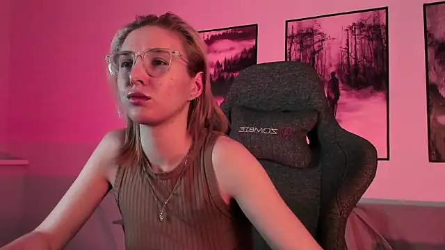 PhilippaAdamas online show from 28, 2, 2025