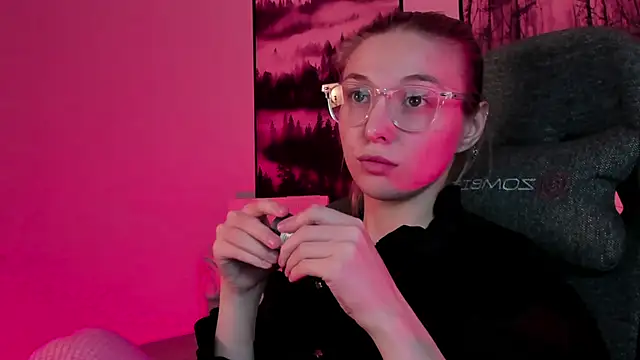 PhilippaAdamas online show from 7, 3, 2025