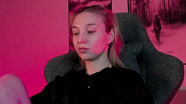 PhilippaAdamas online show from 7, 3, 2025