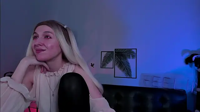 PhilippaAdamas online show from 13, 3, 2025