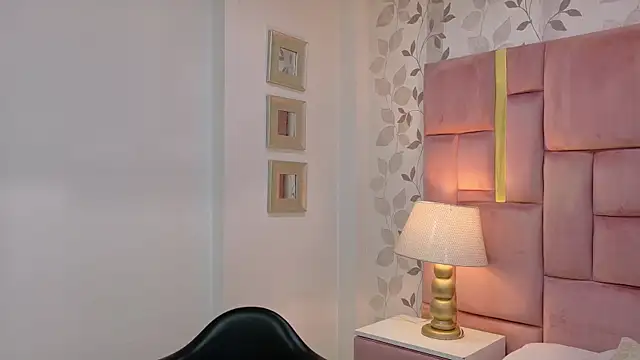 Snapshot of ArianaFranco chatting on 8, 7, 2026 ArianaFranco online show from 8, 7, 2026