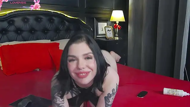 Snapshot of MaeveMoon chatting on 8, 3, 2025 MaeveMoon online show from 8, 3, 2025
