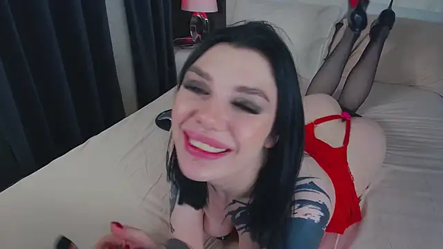 Snapshot of MaeveMoon chatting on 15, 10, 2025 MaeveMoon online show from 15, 10, 2025