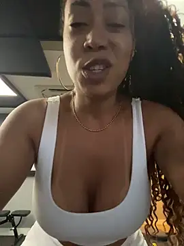 Snapshot of dianagolley420 chatting on 26, 2, 2025 dianagolley420 online show from 26, 2, 2025