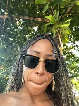 Snapshot of dianagolley420 chatting on 8, 3, 2025 dianagolley420 online show from 8, 3, 2025