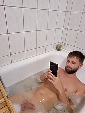 ademandjulia online show from 3, 10, 2025