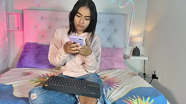 Snapshot of ariana_smiith chatting on 1, 3, 2025 ariana smiith online show from 1, 3, 2025