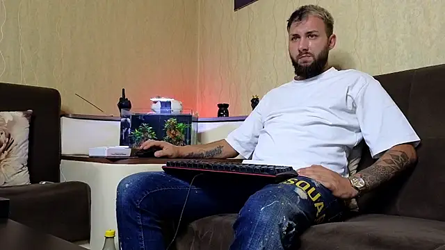 Snapshot of JamieNoxus chatting on 12, 9, 2025 JamieNoxus online show from 12, 9, 2025