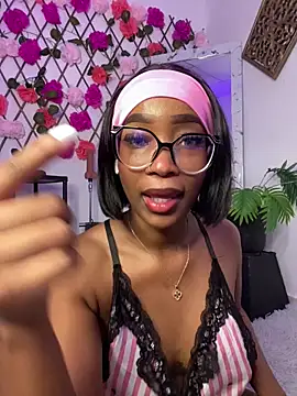 Snapshot of blackgril12 chatting on 5, 12, 2025 blackgril12 online show from 5, 12, 2025