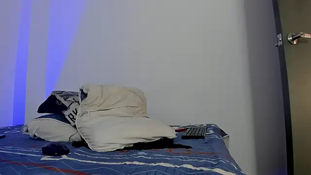 Snapshot of hugosan12 chatting on 4, 12, 2025 hugosan12 online show from 4, 12, 2025