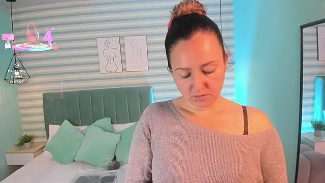 Snapshot of abby_apple chatting on 8, 11, 2025 abby apple online show from 8, 11, 2025