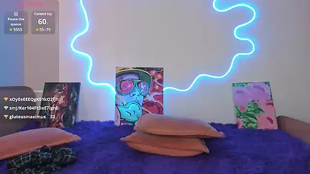 Snapshot of EvelinaLuu chatting on 4, 3, 2025 EvelinaLuu online show from 4, 3, 2025