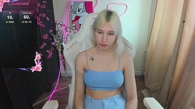 EvelinaLuu online show from 28, 3, 2026